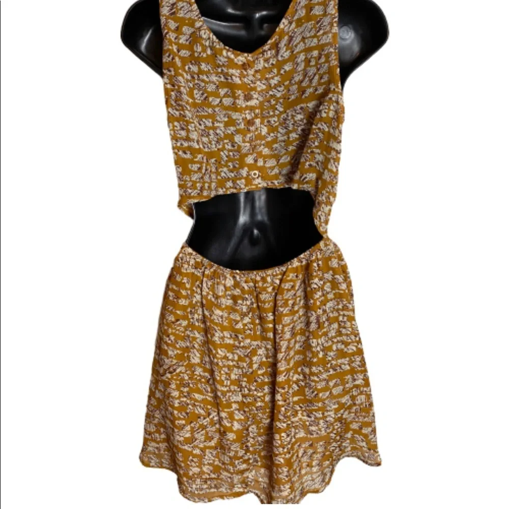 Umgee Jr NWT mustard dress open back jr medium